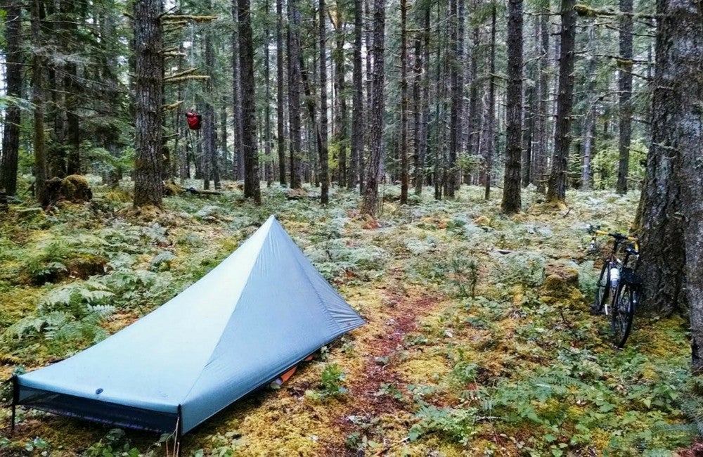 acampar sigiloso y acampar salvaje