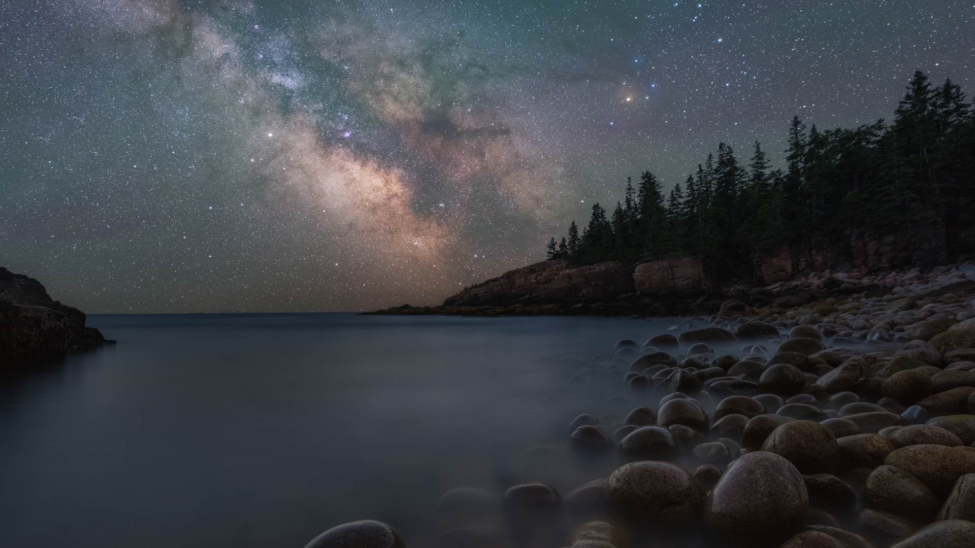 Hermoso cielo nocturno desde la costa de Acadia