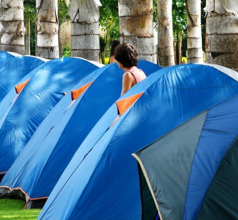 10 consejos de seguridad para acampar para mantener a raya los peligros al aire libre