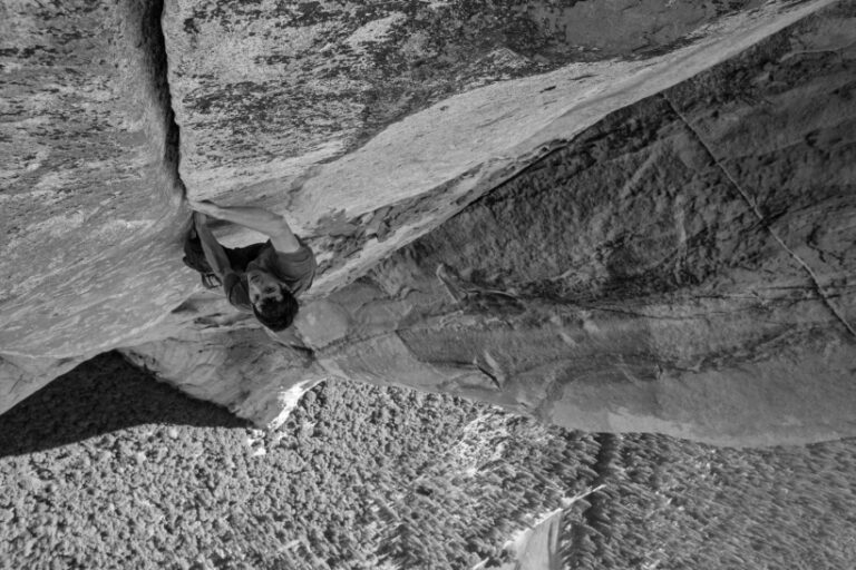 Boulder vs escalada en roca: ¿renunciar a las cuerdas o no?€€