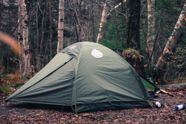 Cómo acampar bajo la lluvia: diez consejos para condiciones húmedas
