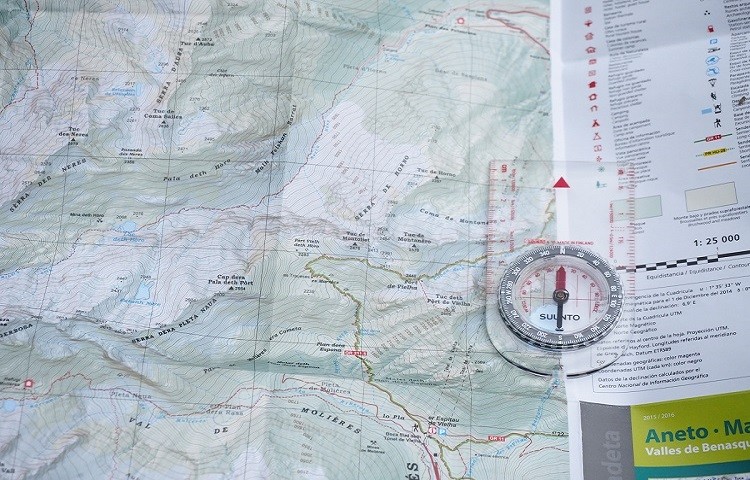 Cómo orientar un mapa: permítanos indicarle el camino correcto