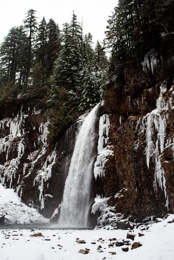 Las mejores caminatas de invierno en Washington: cascadas congeladas, picos nevados y playas estienda de campañadas€
€