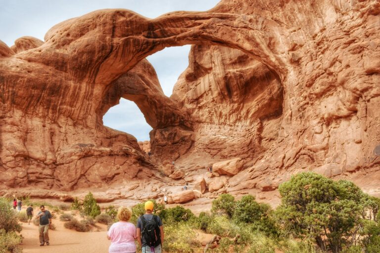 Las mejores caminatas en el Parque Nacional Arches: explore un país de las maravillas de roca roja€
€