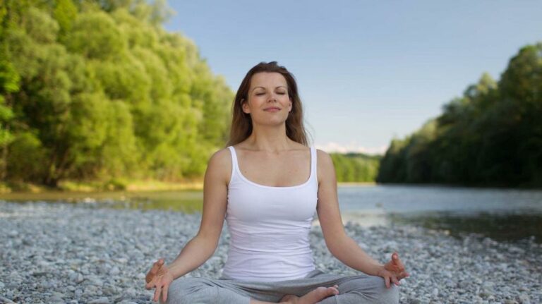Los beneficios de meditar al aire libre y cómo empezar€
€