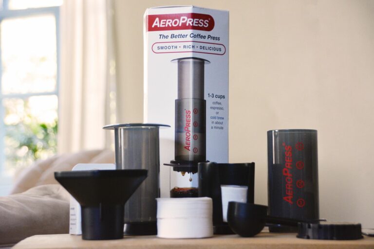 Revisión de AeroPress Coffee Maker: una solución liviana y versátil para preparar un excelente café en el campamento€
€