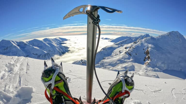 Mejores piolets para alpinismo y senderismo en invierno